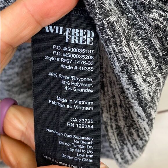 Wilfred Free Devinette V-Neck Top - Picture 4 of 4